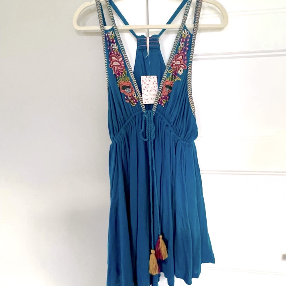 Free People Lovers Cove
Embroidered Mini Sz Med